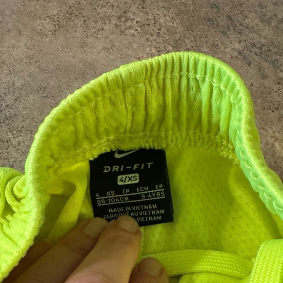Nike - Lime Green and Gray Shorts Boy, Size XS - Picture 4 of 4